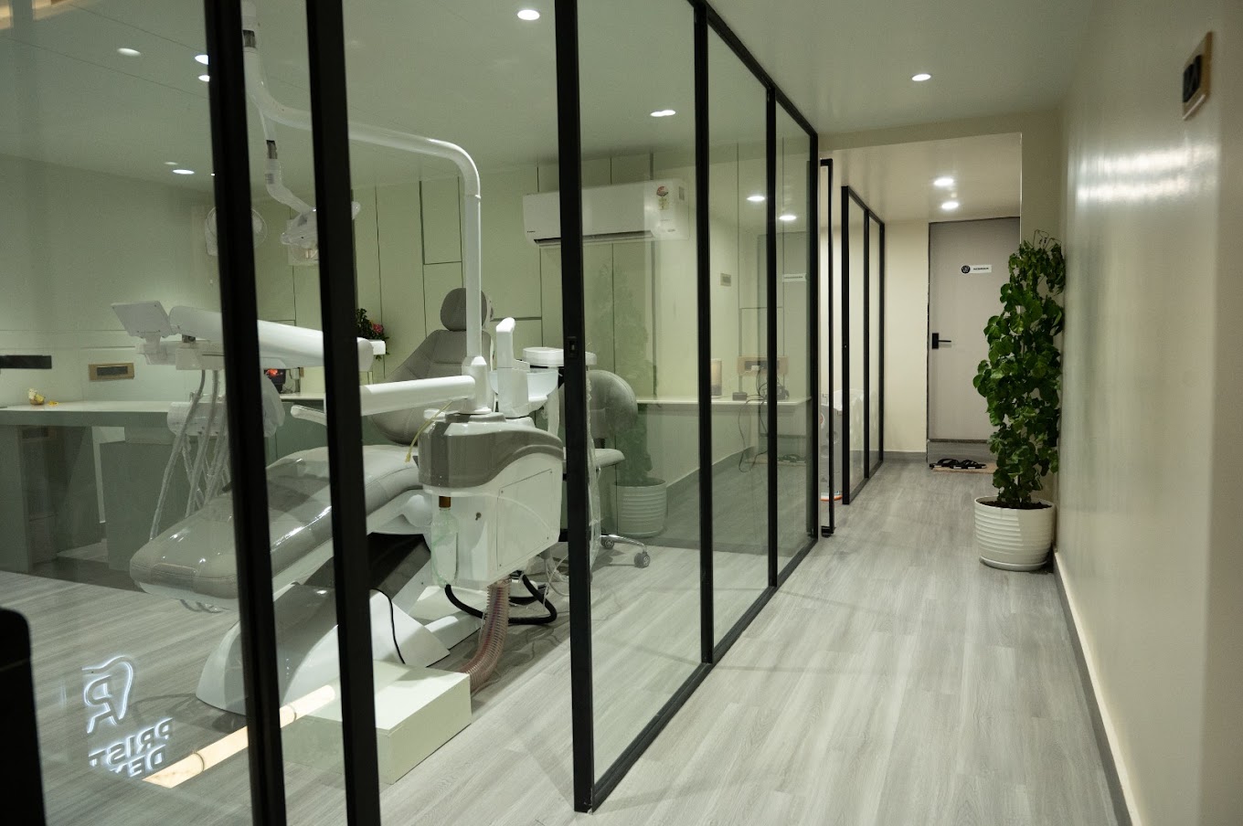 Pristine Dental glass operatory corridor
