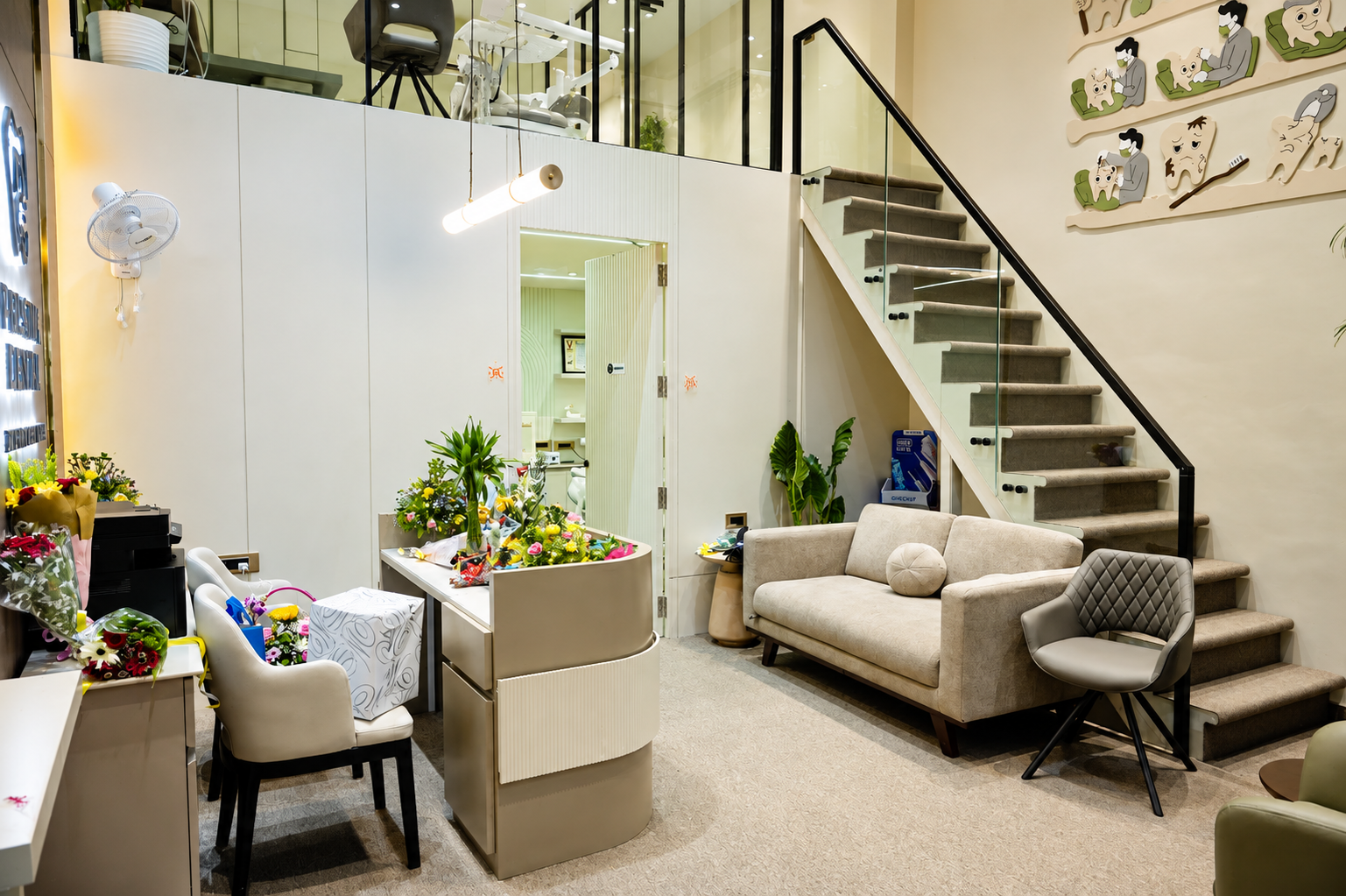Pristine Dental reception and lounge